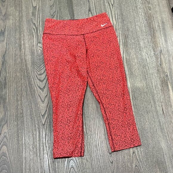 Nike Legend 2.0 Mezzo Capri TGT Leggings II Mid Rise Pull-On Stretch Red Small - Picture 1 of 6